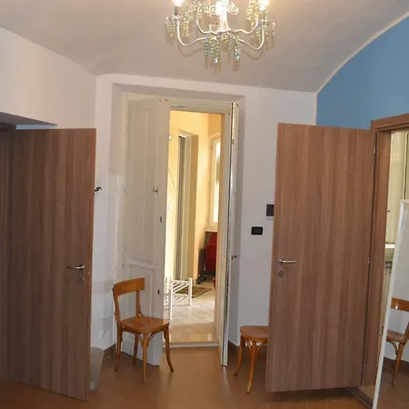 伊尔费罗迪阿里安娜酒店 *